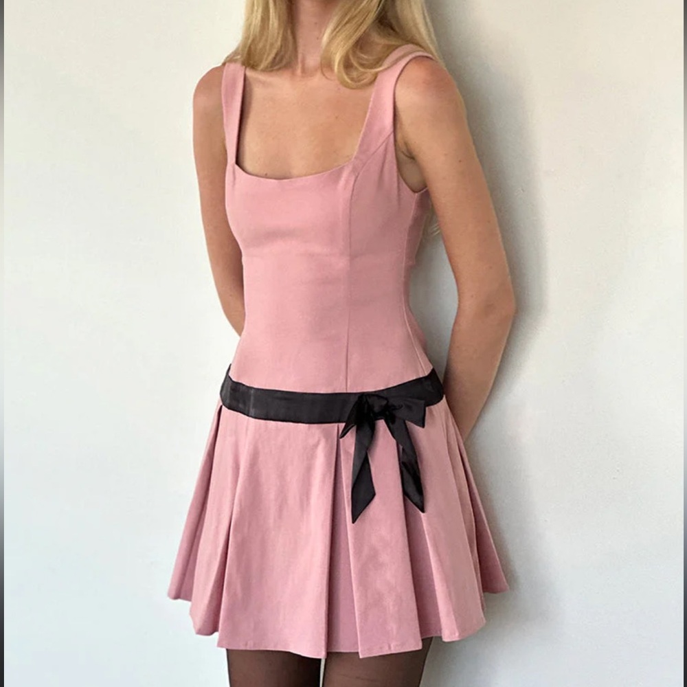 MOTEL Elegant Pink Dress with Black Bow
